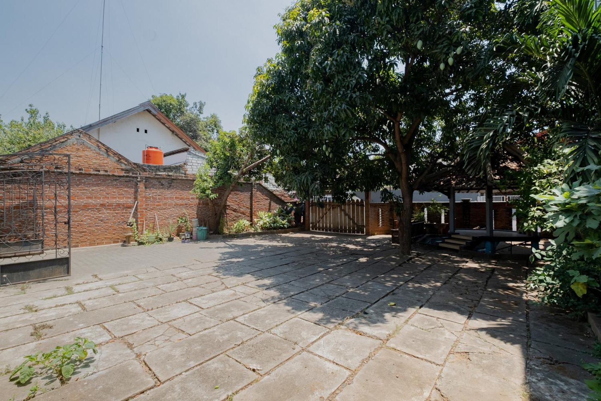 Reddoorz Syariah At Jalan Sunan Giri Tuban Tuban  Eksteriør bilde
